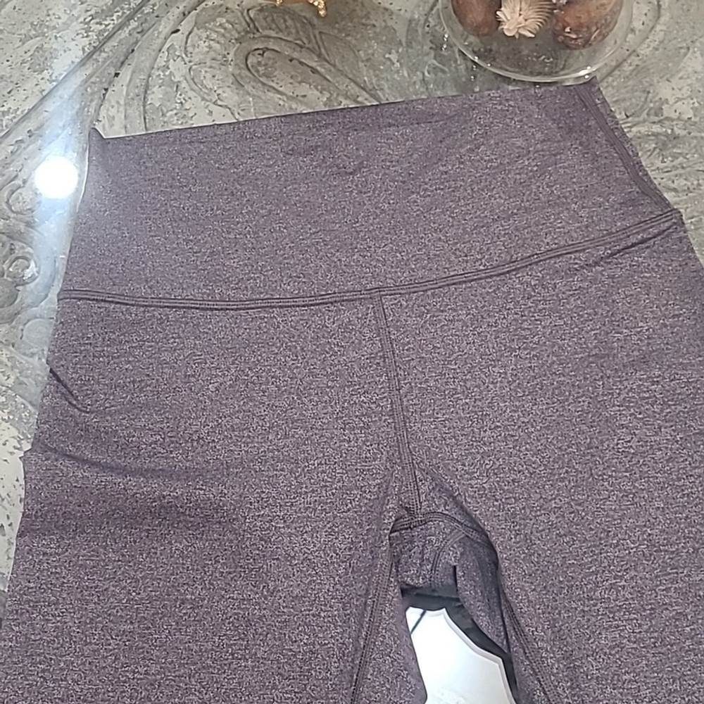 LULULEMON ATHLETICA WOMEN'S HIGH RISE LEGGING PANTS LIKE NEW SIZE 8 - Picture 4 of 8